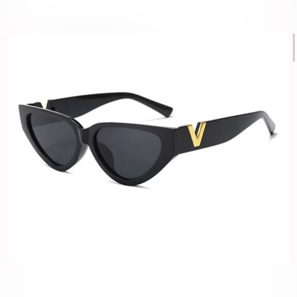 Black Cat Eye Sunglasses Gold V Detail UV Protection Trendy Chic Sunnies main image 9